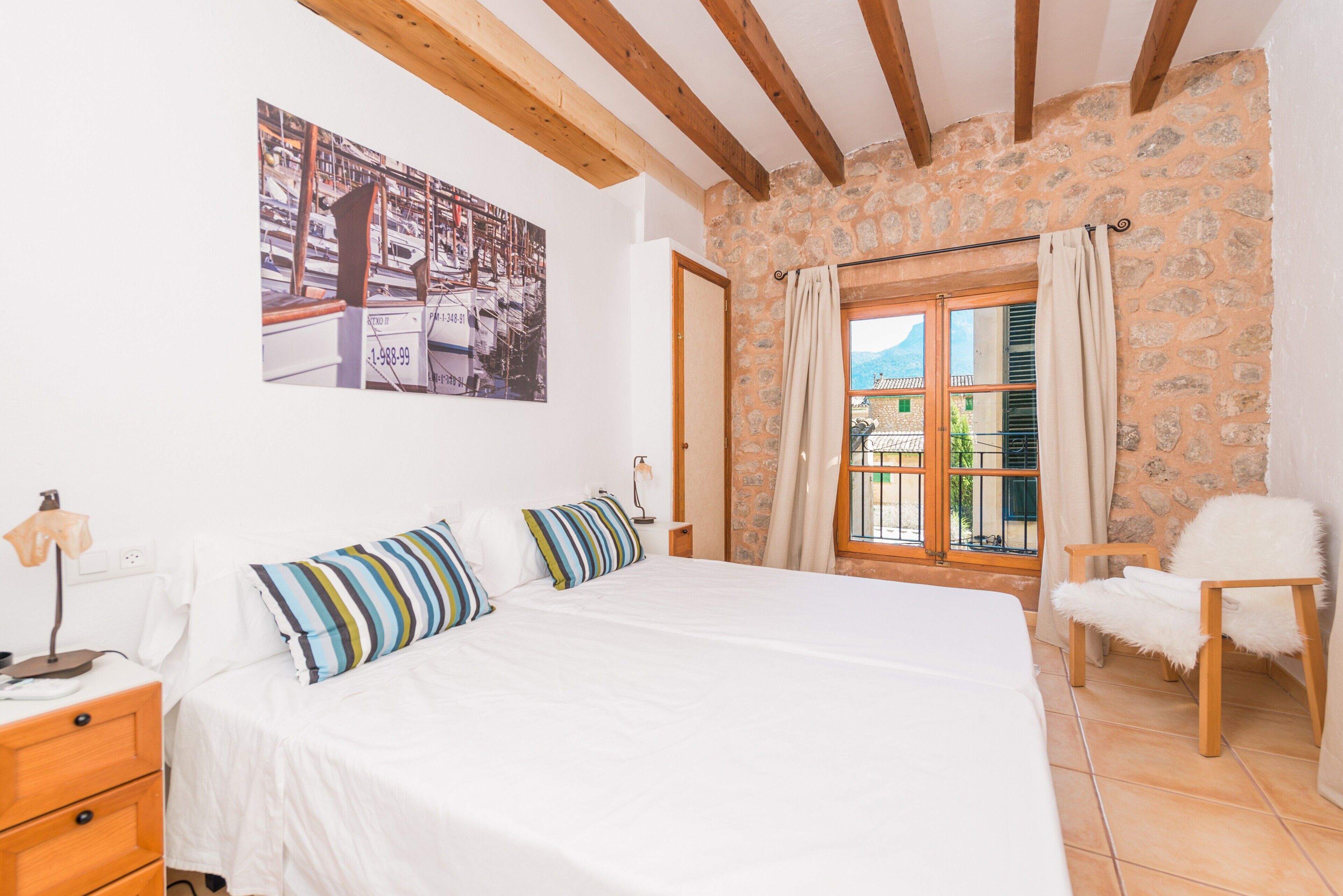 3 bedrooms, iron/ironing board, free WiFi, bed sheets