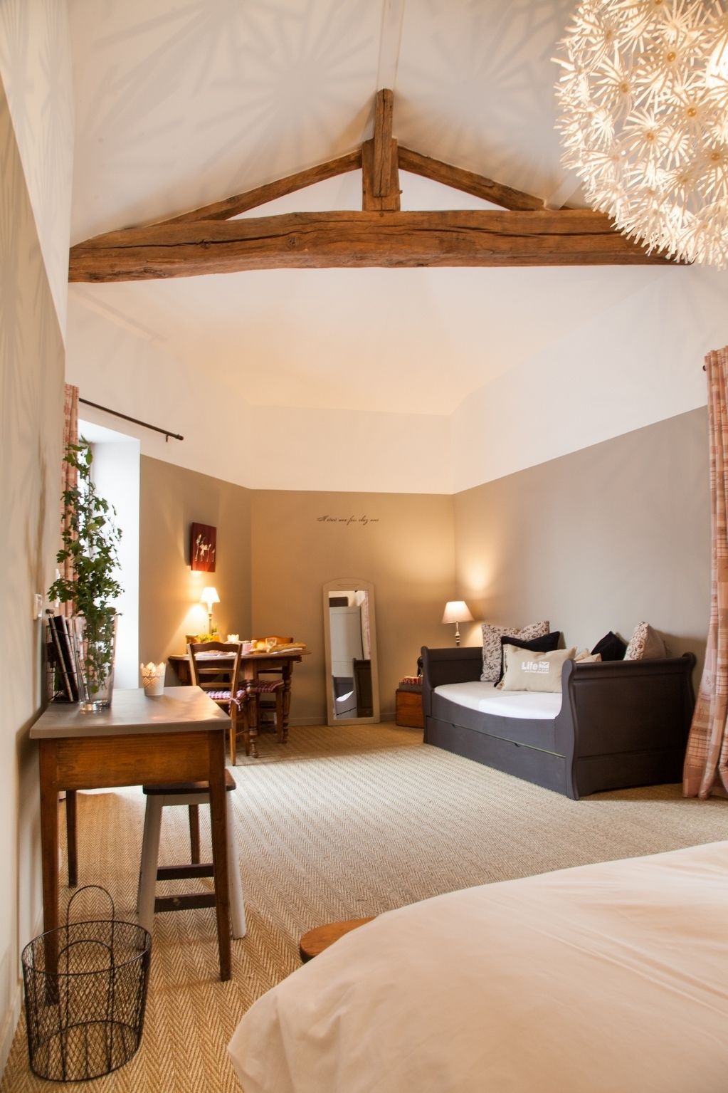 Family Room (Augustin) | Living area | Flat-screen TV