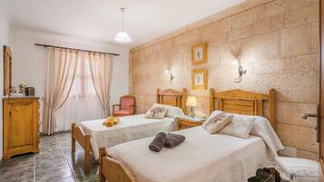 4 chambres, fer et planche Ă repasser, Wi-Fi gratuit, draps fournis
