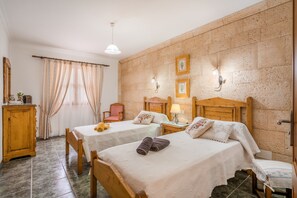 4 chambres, fer et planche Ă repasser, Wi-Fi gratuit, draps fournis