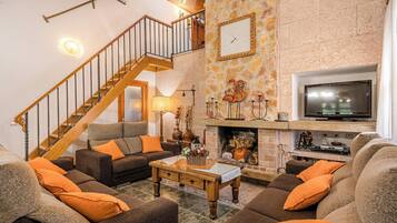 TV, fireplace, DVD player, table tennis