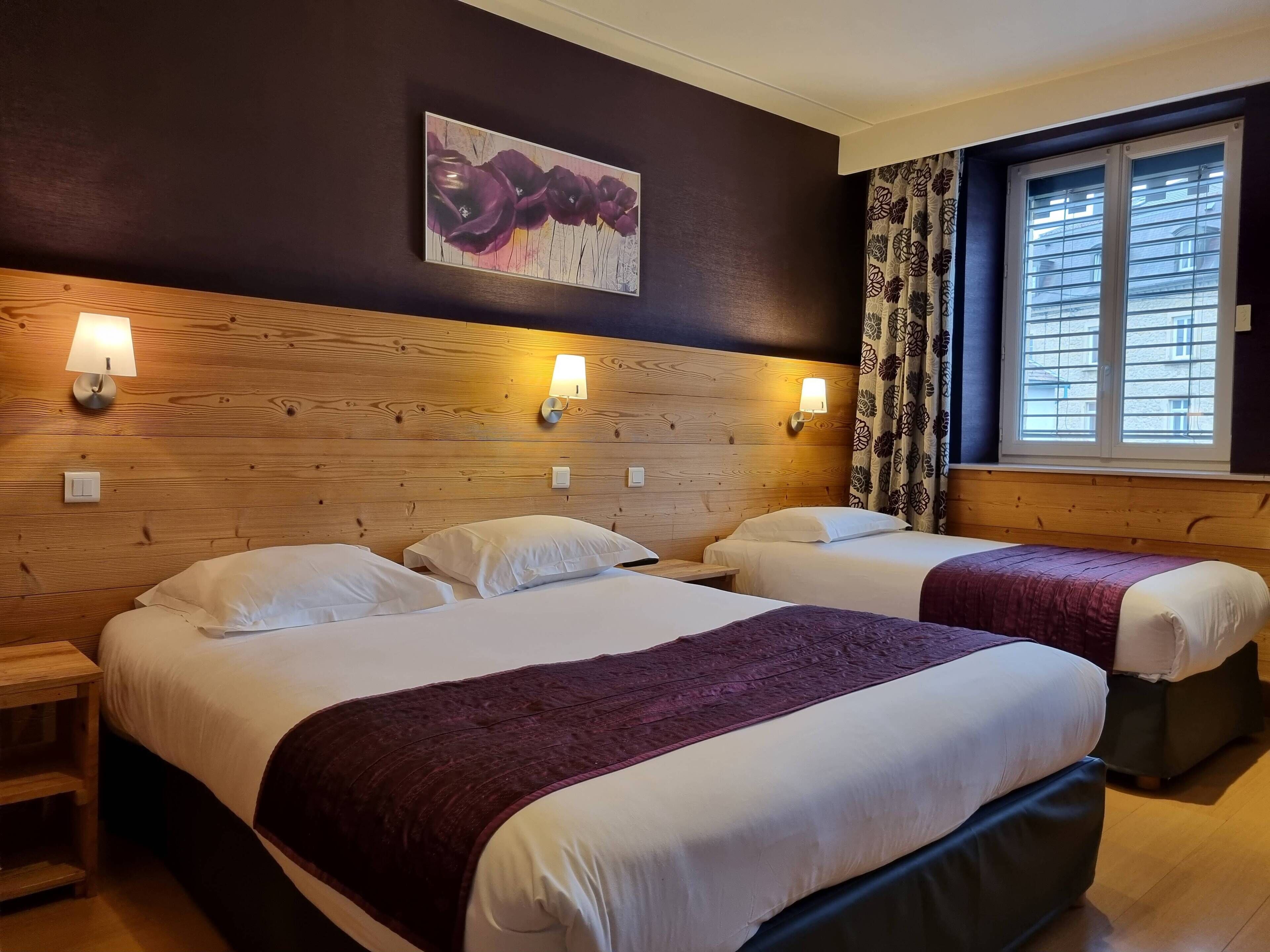 Family Triple Room | Individually decorated, individually furnished, desk, soundproofing