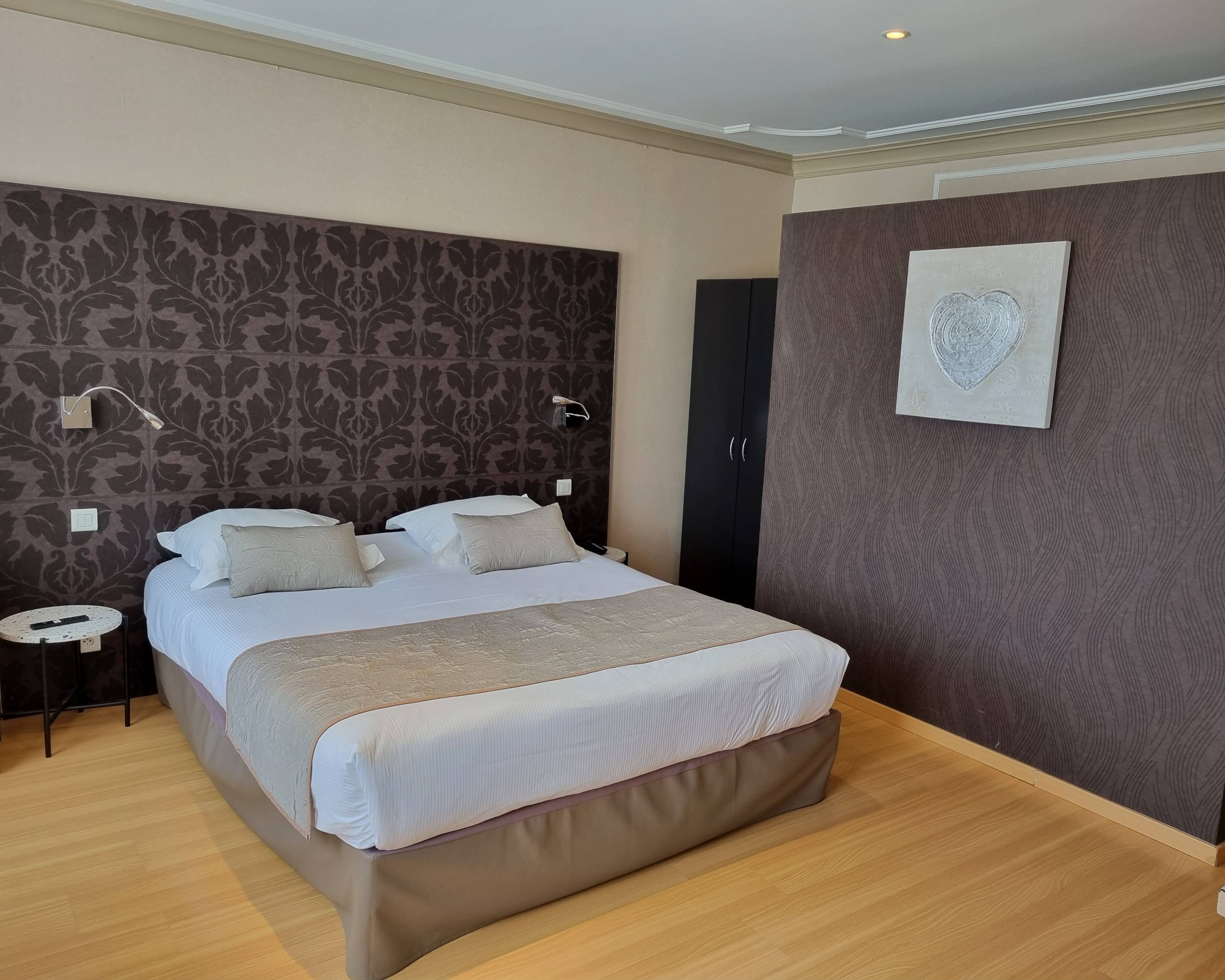 Luxury Double Room | Individually decorated, individually furnished, desk, soundproofing