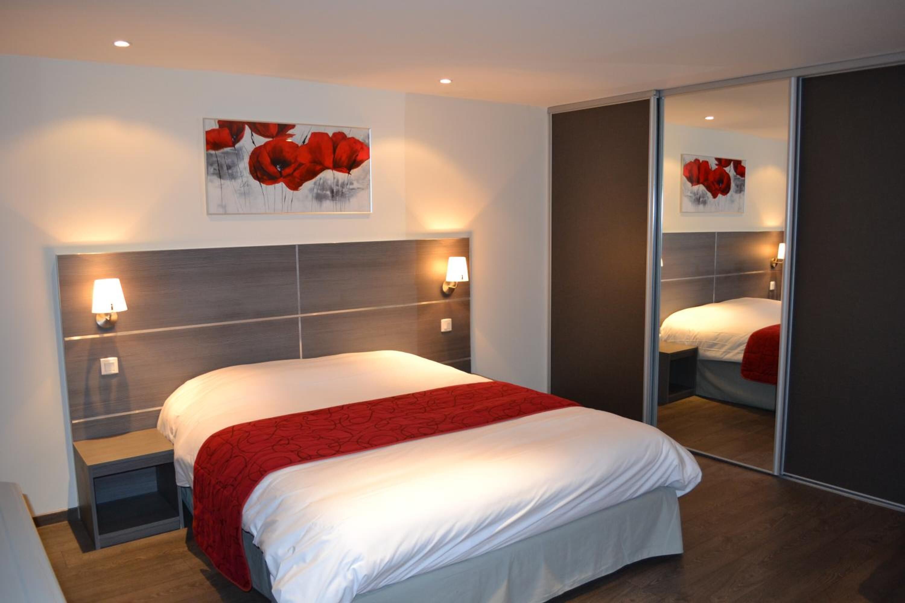 individually decorated, individually furnished, desk, soundproofing