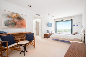 5 soverom, strykejern/-brett, wi-fi (inkludert) og sengetøy