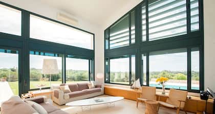 Villa moderne "Forma Nou" avec vue sur la mer et piscine