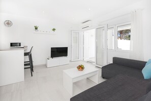 TV - Modern villa with pool - Villa Aday & Ixeia (Menorca)