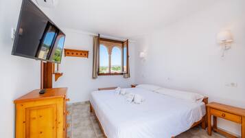 3 slaapkamers, een strijkplank/strijkijzer, beddengoed