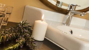 Casa Confort | Lavabo en el baño