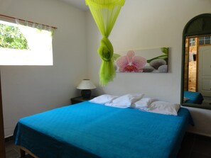Estúdio família, 1 cama King e sofá-cama | Ferros/tábuas de passar roupa, Wi-Fi de cortesia, roupa de cama