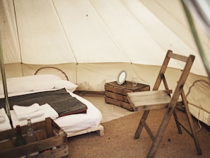 Chambre, salle de bains commune (Glamping Arc) | Wi-Fi gratuit