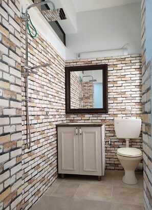 Shower, towels - Ahuzat Shaul - Studio (Hadera)