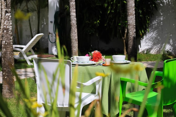 Outdoor dining
