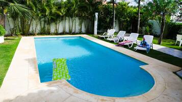 Kolam renang outdoor