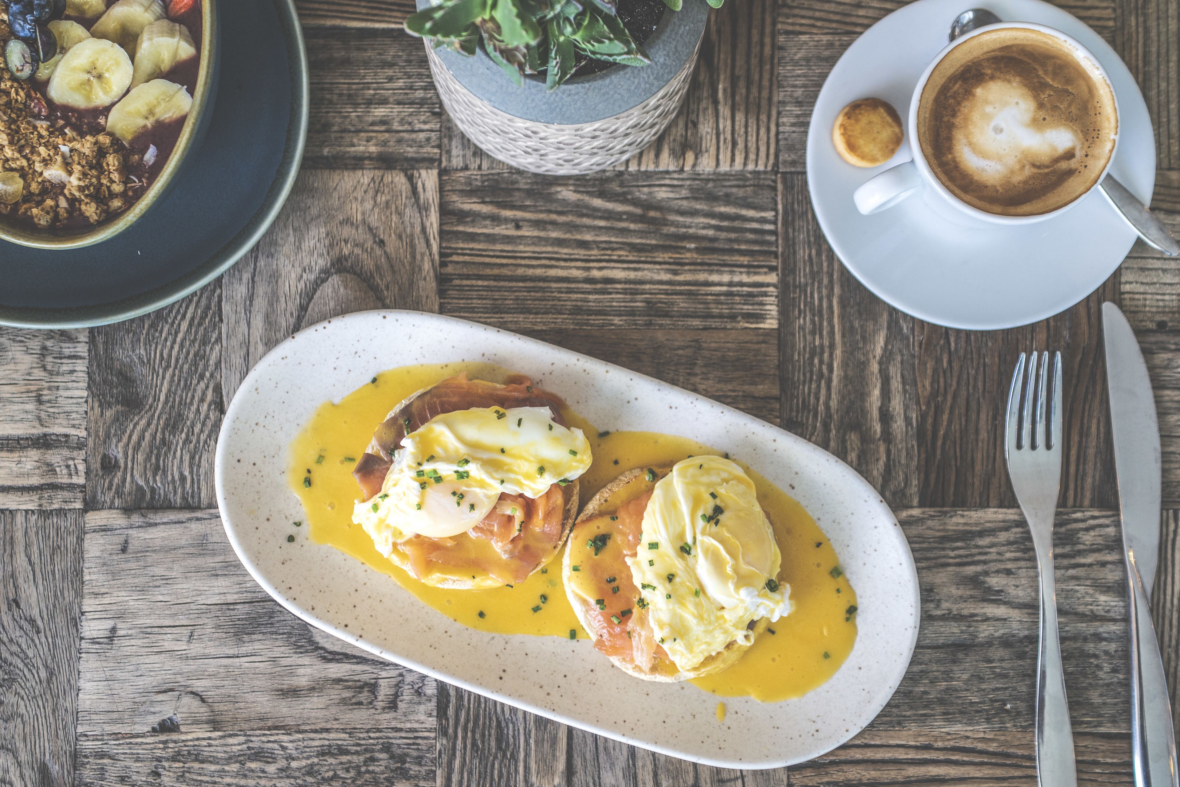 daily continental breakfast (eur 18 per person)