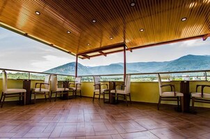 Breakfast, lunch, dinner served; Turkish cuisine