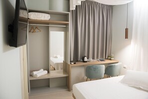 Zimmersafe, Schreibtisch, schallisolierte Zimmer, kostenloses WLAN