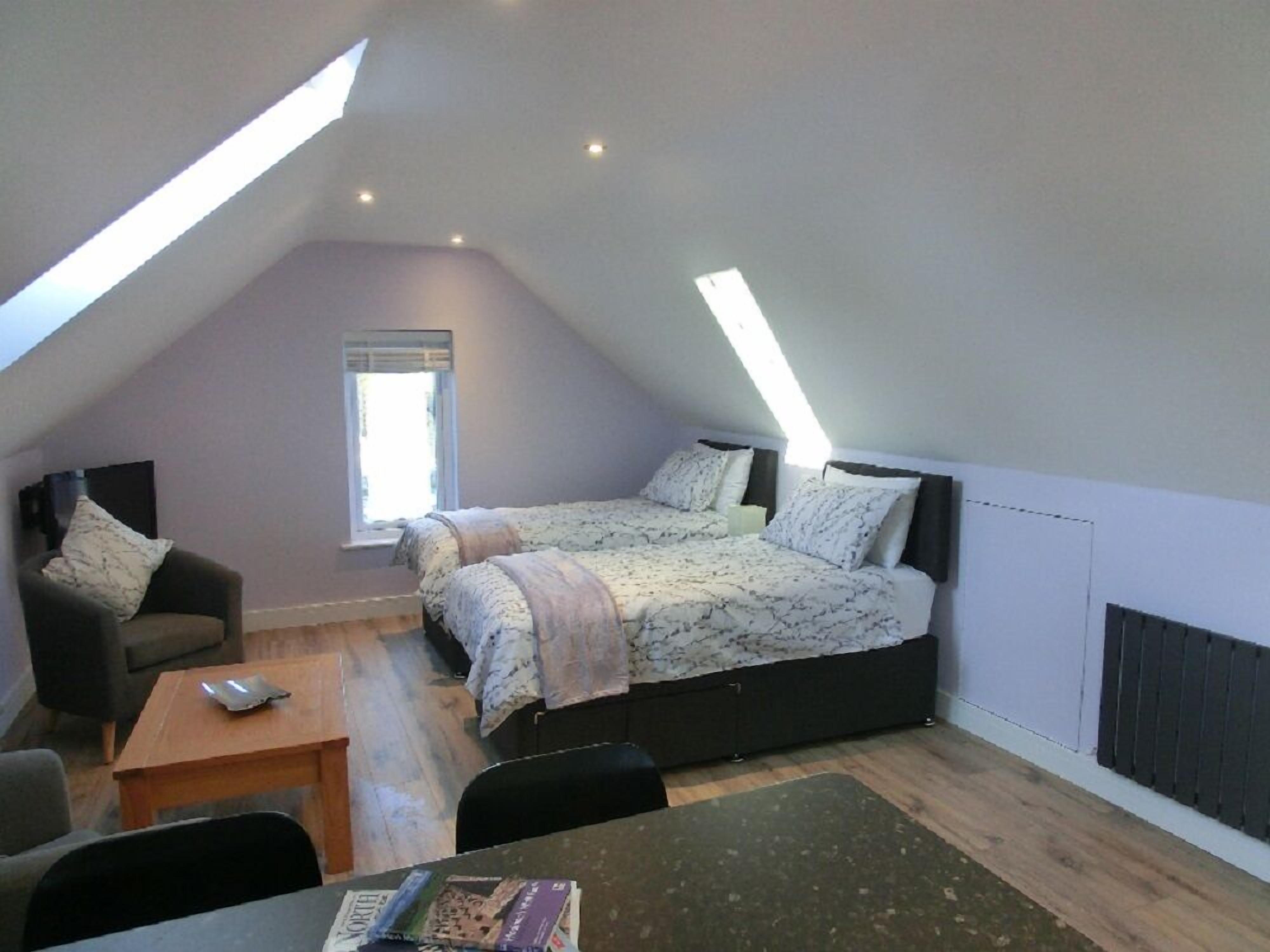 the annexe | soundproofing, iron/ironing board, free wifi, bed sheets