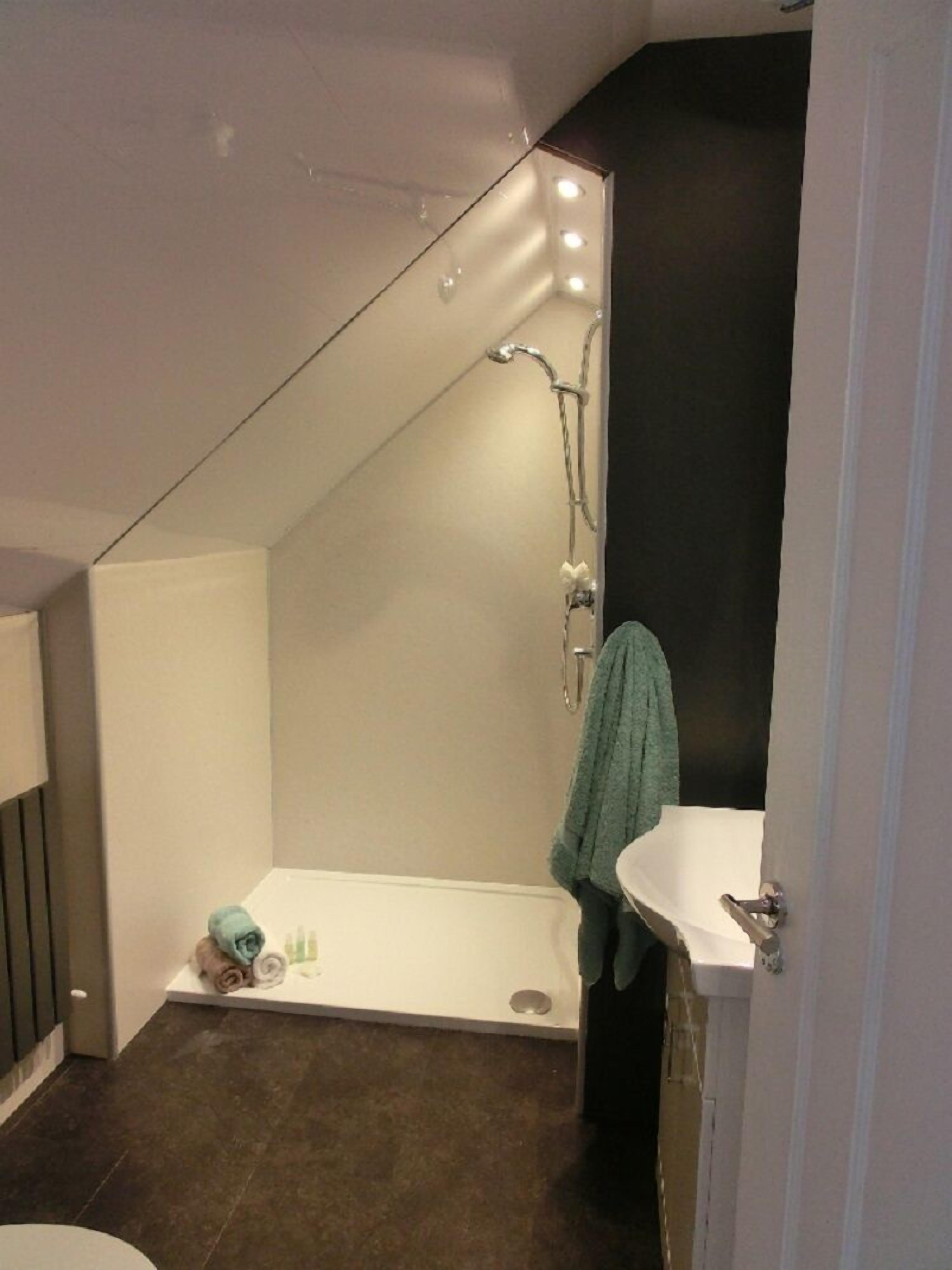 the annexe | bathroom | shower, free toiletries, hair dryer, dressing gowns