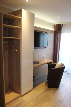 Kamar Double, 1 Tempat Tidur King, Bebas Asap Rokok | Seprai premium dan didekorasi berbeda-beda