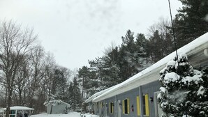 Reception - Captain's Cove (Waterport)