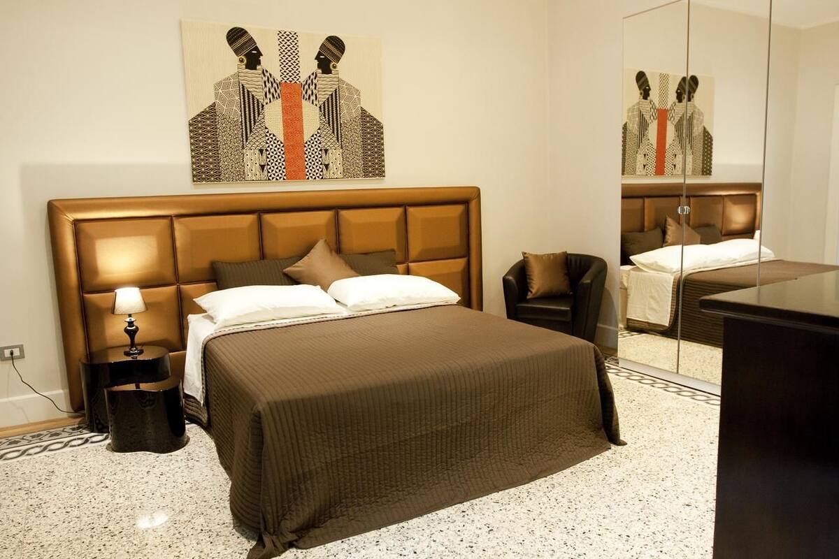 Luxury Apartment | Blackout drapes, free WiFi, bed sheets