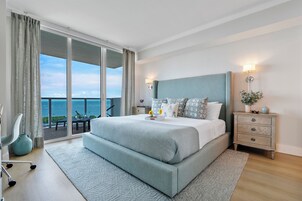 Egyptian cotton sheets, premium bedding, down comforters, minibar