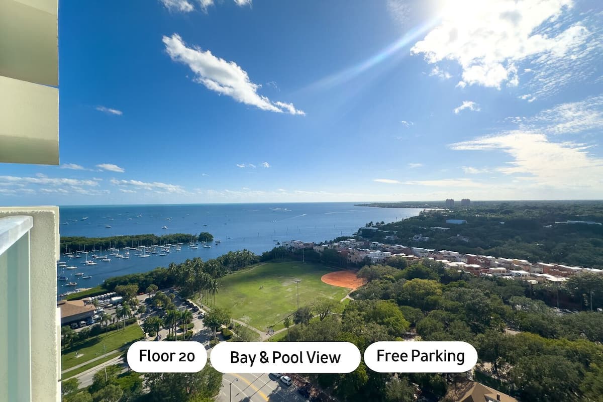 Deluxe Double Room, 1 King Bed,Balcony, Ocean View2004.01 | Beach/ocean view