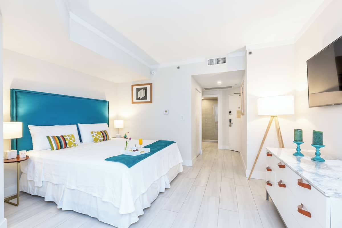 Comfort Double Room, 1 King Bed, Partial Ocean View1606.01 | 1 bedroom, Egyptian cotton sheets, premium bedding, down comforters