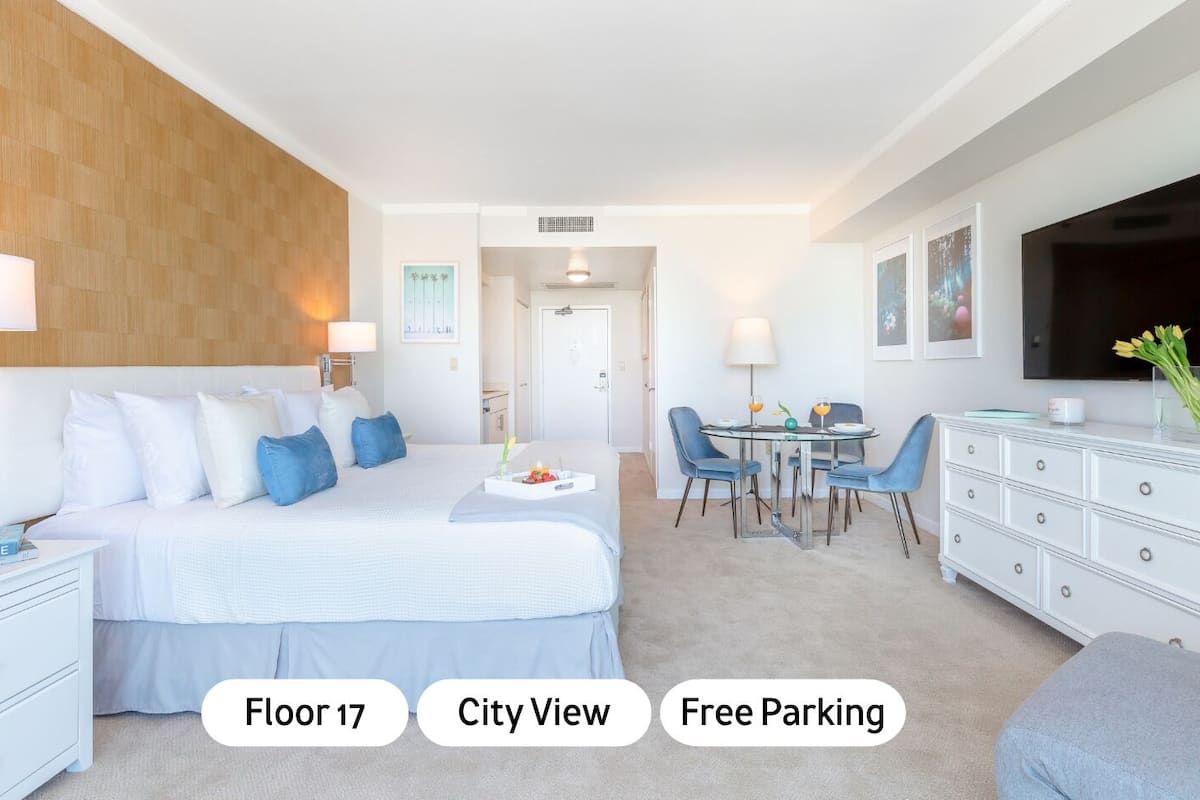 Executive Studio Suite, 1 King Bed, Refrigerator & Microwave, City View1715 | 1 bedroom, Egyptian cotton sheets, premium bedding, down comforters