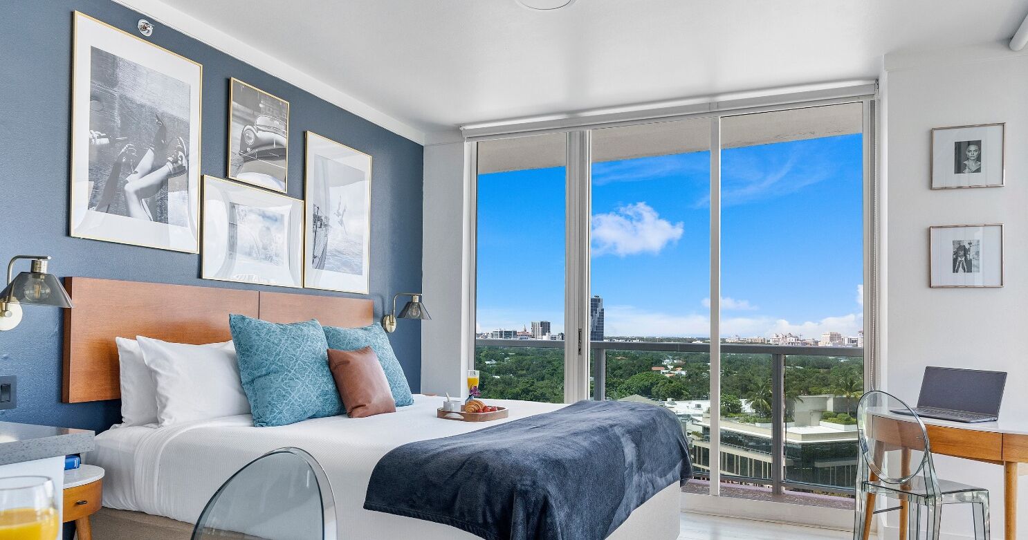 Deluxe Studio Suite, Kitchenette, City View1410.02 | Egyptian cotton sheets, premium bedding, down comforters, minibar