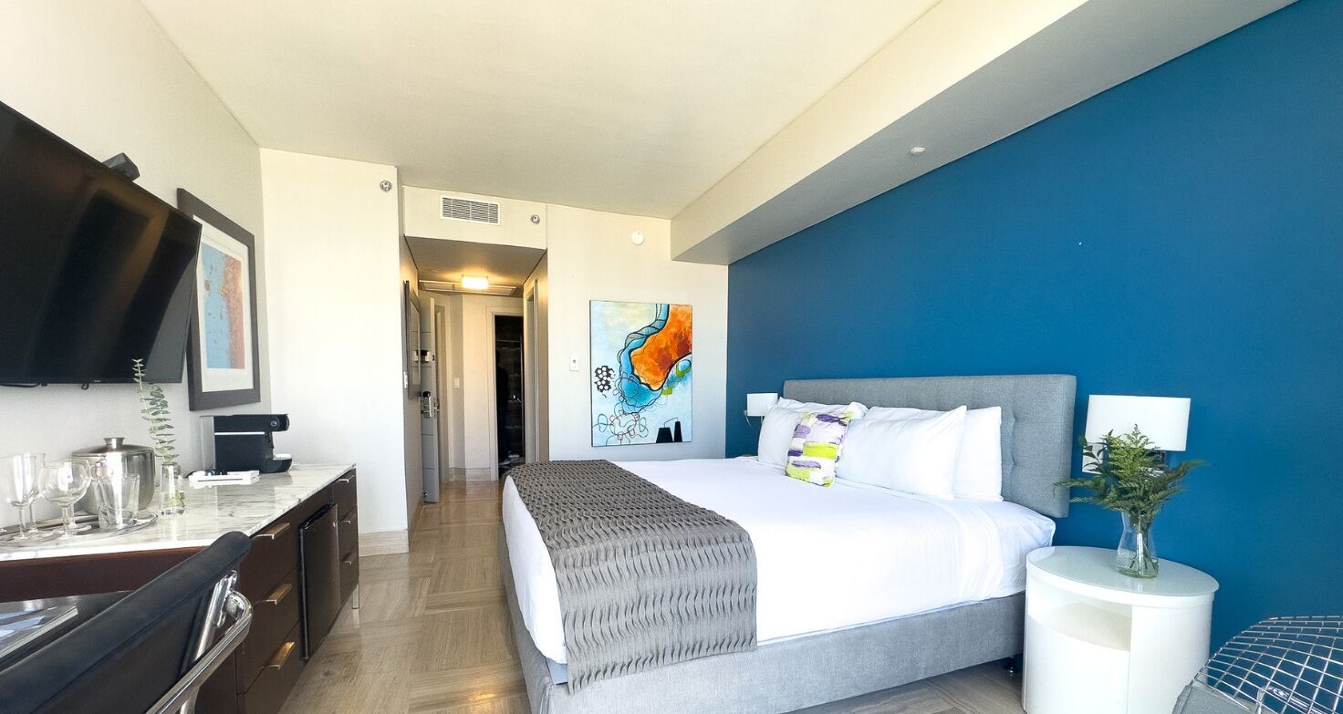 Comfort Double Room, 1 King Bed, Balcony, Partial Ocean View2005.01 | Egyptian cotton sheets, premium bedding, down comforters, minibar