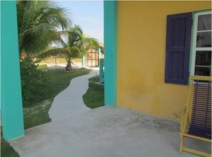 Property grounds - Slo-n-Ez Villa (Caye Caulker)