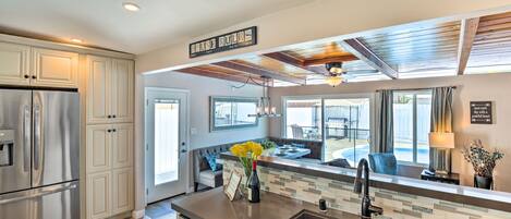 冷蔵庫、電子レンジ、コンロ、食器洗い機