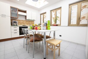 تناول الطعام