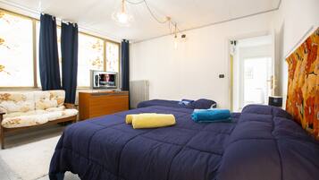 2 bedrooms, desk, iron/ironing board, free WiFi