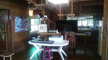 Family Bungalow | In-room business center
