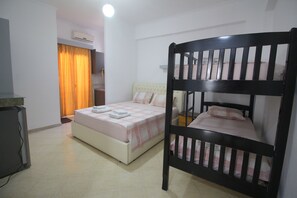 Apartment, Balcony | Desk, iron/ironing board, free WiFi