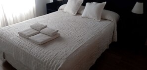 Classic Bungalow | 1 bedroom, soundproofing, free cribs/infant beds, free WiFi