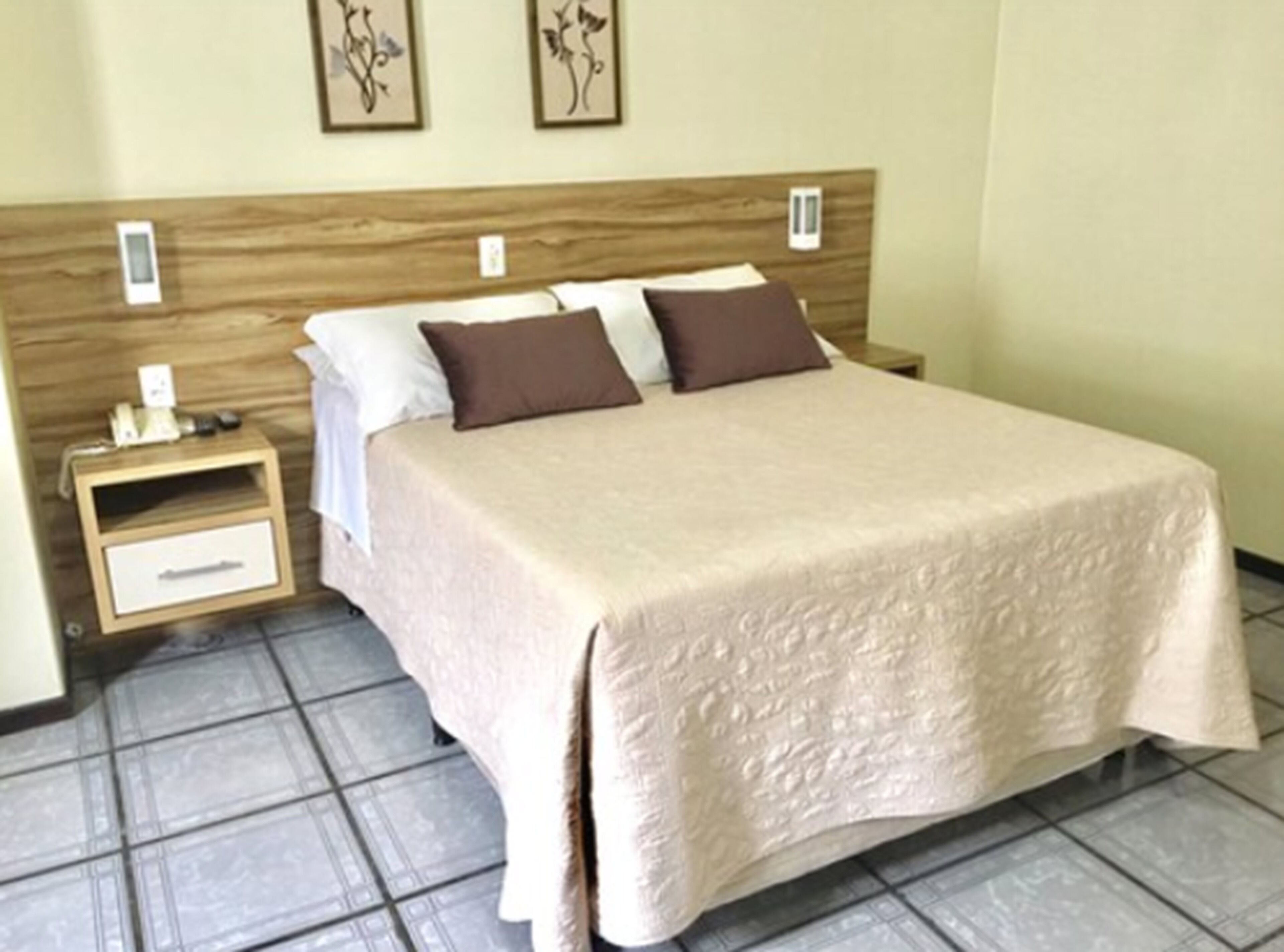 semi luxo | 1 bedroom, minibar, desk, iron/ironing board