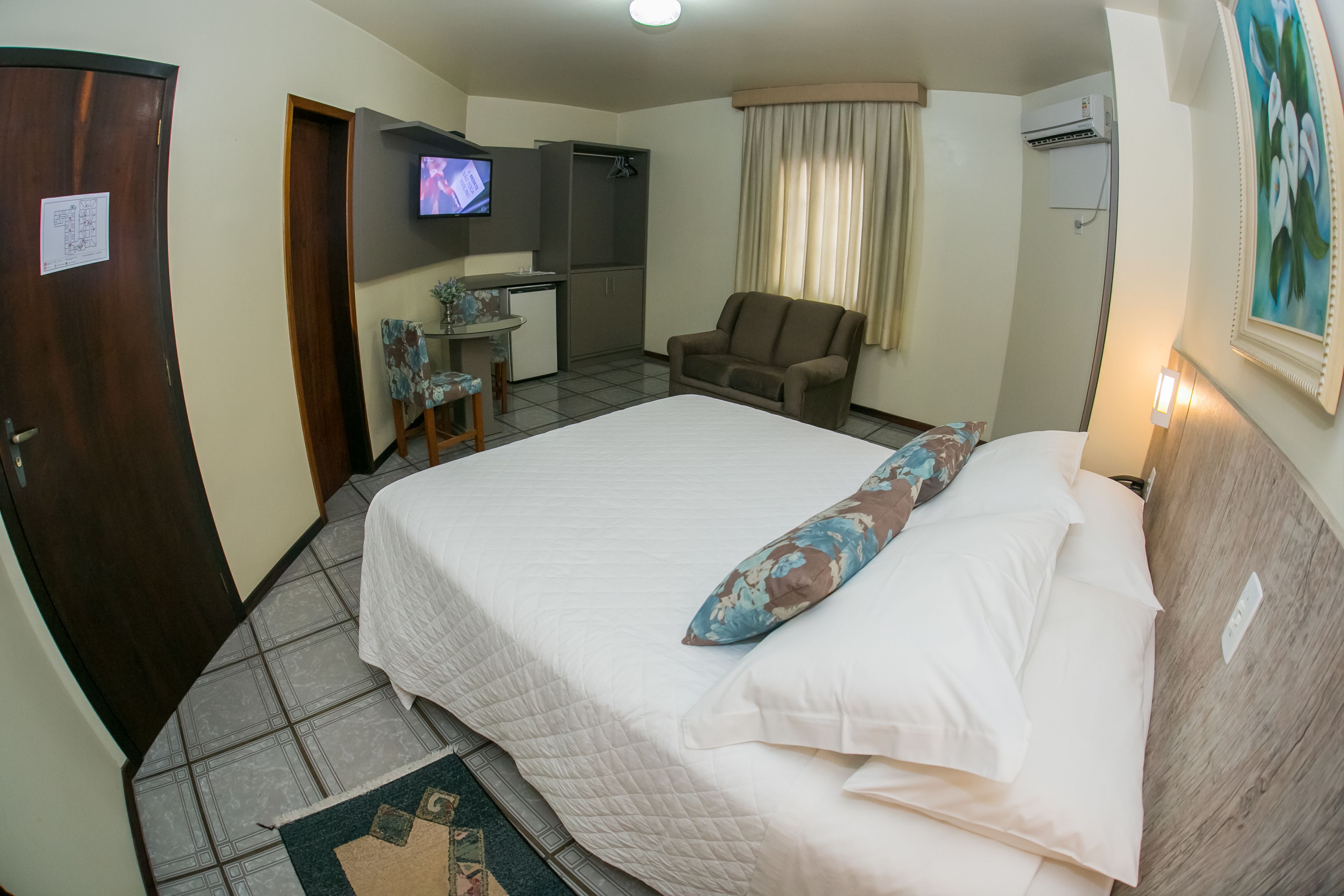 semi luxo | 1 bedroom, minibar, desk, iron/ironing board