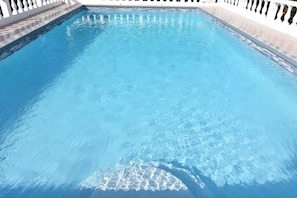 Pool - Comfy bedrooms with swimming pool plus free wifi, spa hut, bbq, 24-hour security (Ohco Rios)