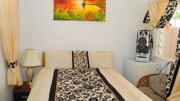 2 bedrooms, desk, iron/ironing board, travel crib