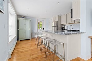 Fridge, microwave, oven, stovetop - West End 2 BR 2 BA with bonus queen sleep sofa, private farmers porch & parking (Provincetown)