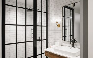 Regadera, amenidades de baño gratuitas, secadora de cabello, toallas 