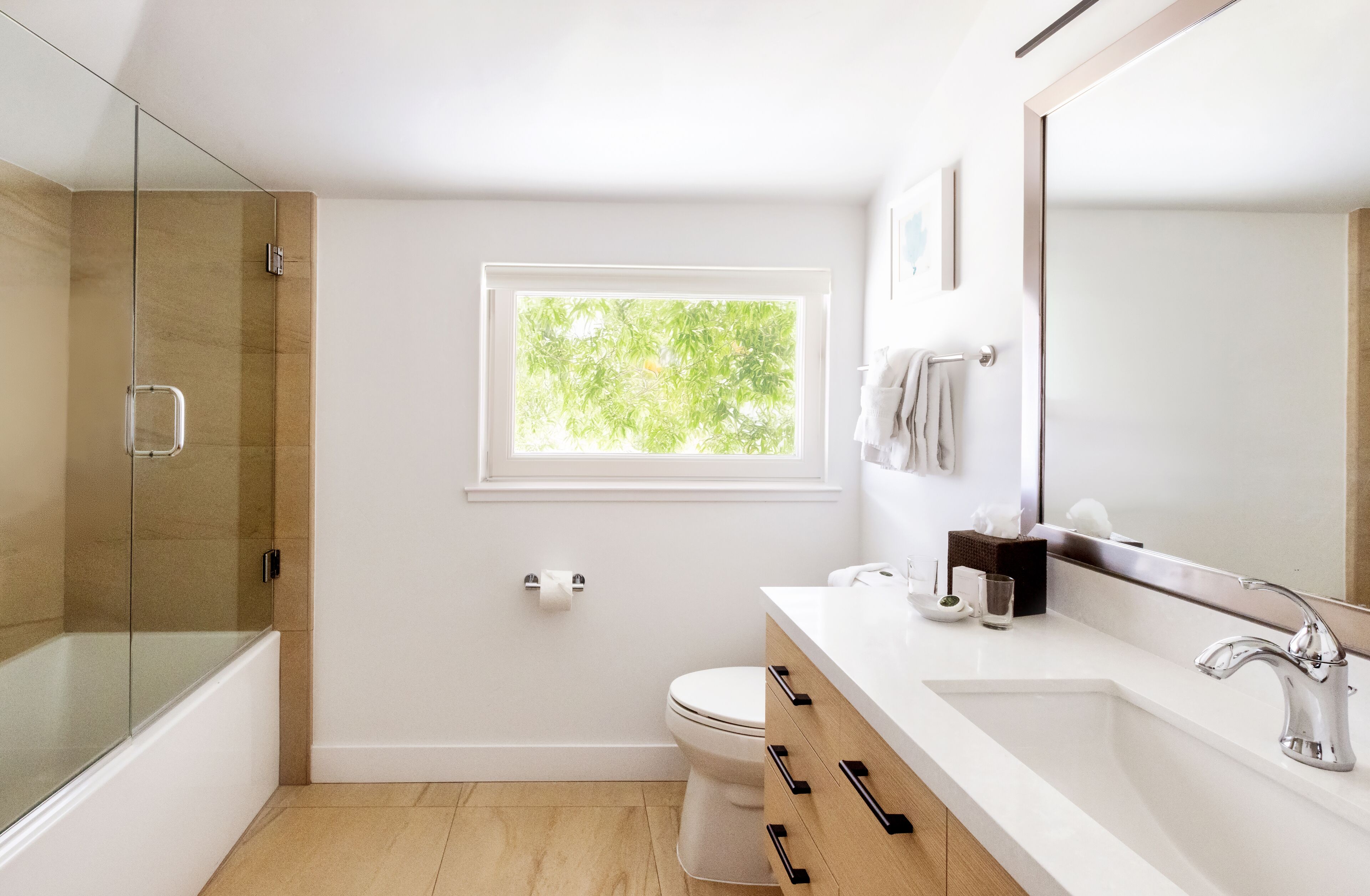 combined shower/bathtub, free toiletries, hair dryer, bathrobes