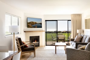 Villa superior, varias camas, vista al océano (Two Bedroom Deluxe Villa Ocean View) | Ropa de cama hipoalergénica y caja de seguridad en la habitación 