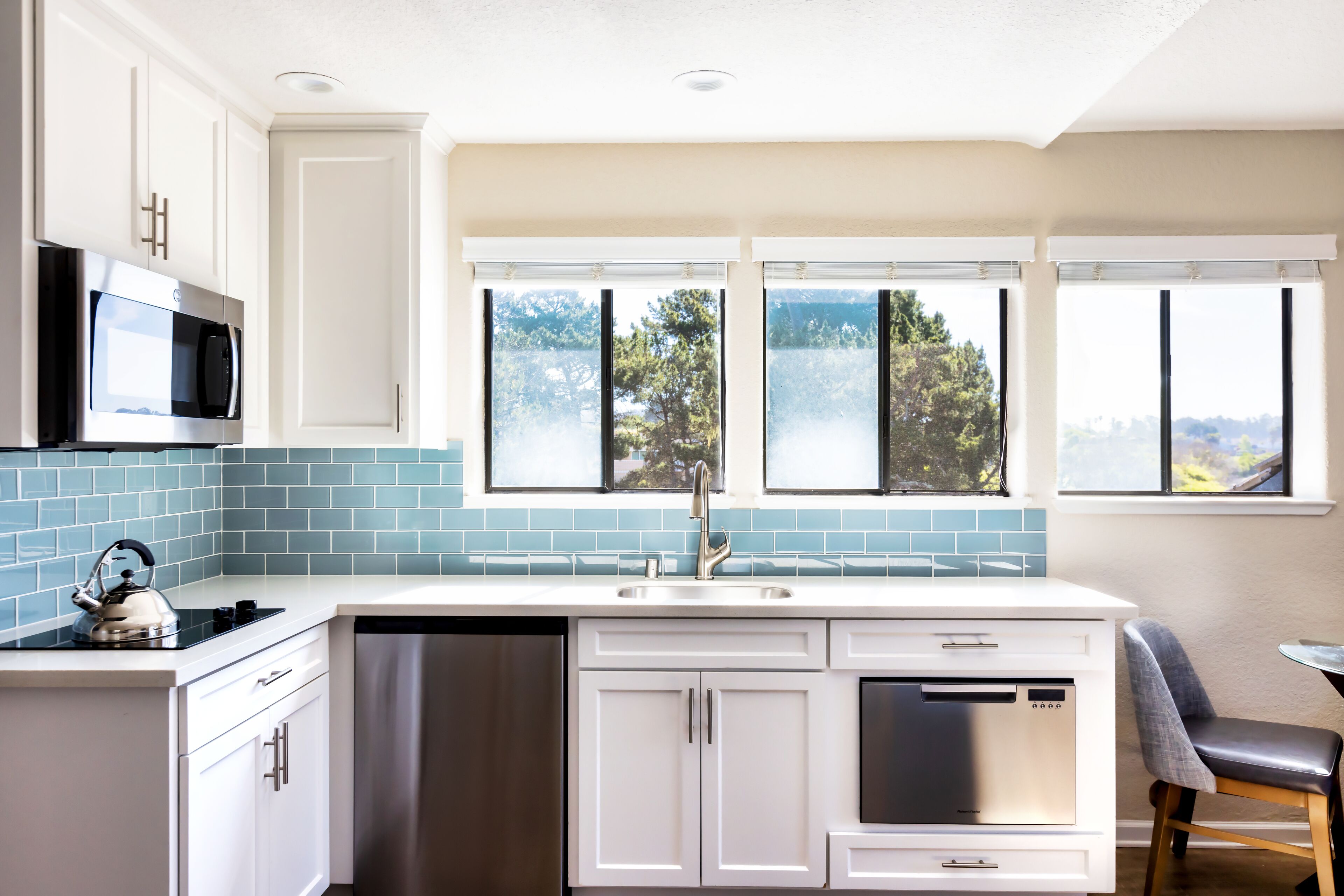 standard room, 1 king bed, garden view (studio-garden view) | hypo-allergenic bedding, in-room safe, individually decorated