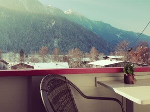 Appartement Familial, 1 grand lit et 1 canapé-lit, non-fumeurs | Vue depuis le balcon