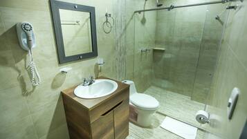 Shower, free toiletries, towels